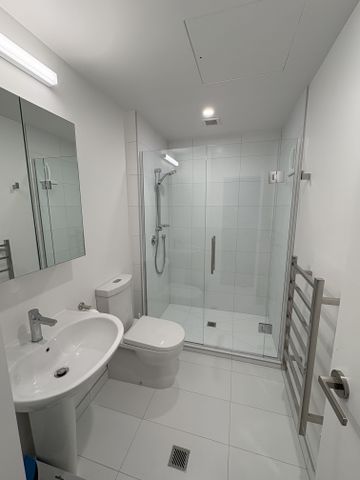 For Rent - Quality City Apartment - Photo 2