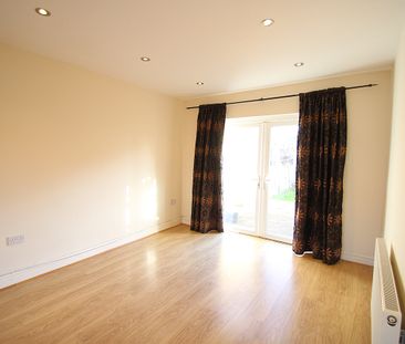 Minehead Road, Harrow - Photo 1