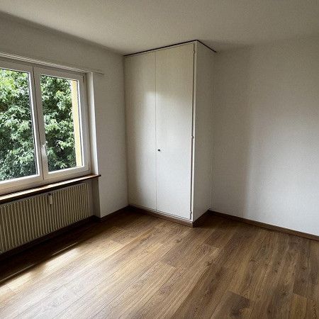 Ruhige und sonnige 3-ZW à 83 m² im 1. OG - Photo 1