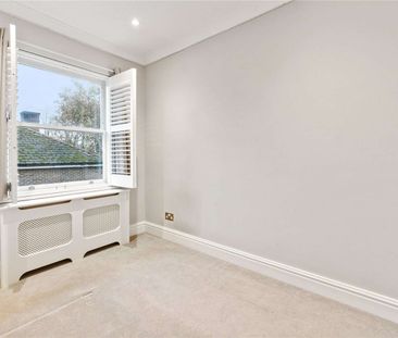 Five bedroom town house located in a popular gated development back... - Photo 6