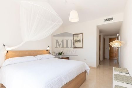 2 bedroom luxury Flat for rent in Estepona, Spain - Photo 2