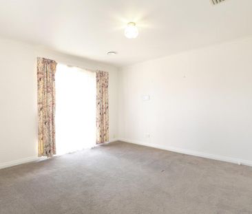 Spacious Family Home - Photo 4