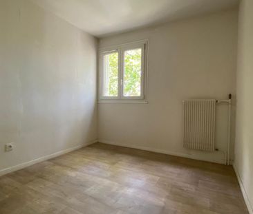 Location appartement 3 pièces de 69m² - Photo 4