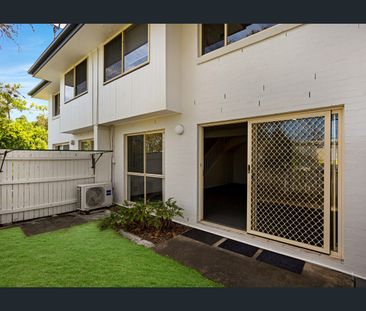 3 BEDROOM TOWNHOUSE, LOCATED IN THE ARUNDEL LINKS GATED COMPLEX!! - Photo 6