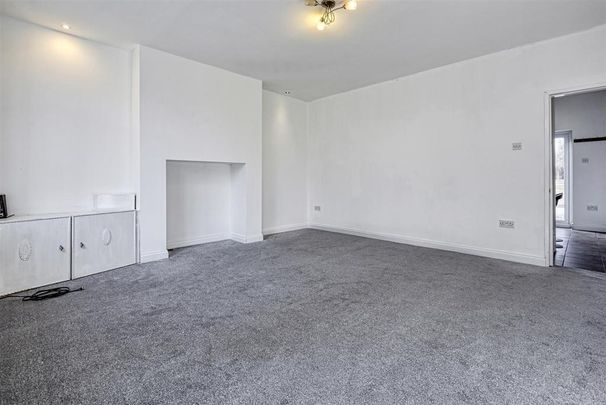 House to rent - Photo 1