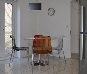 4 bedroom detached house to rent - Photo 3