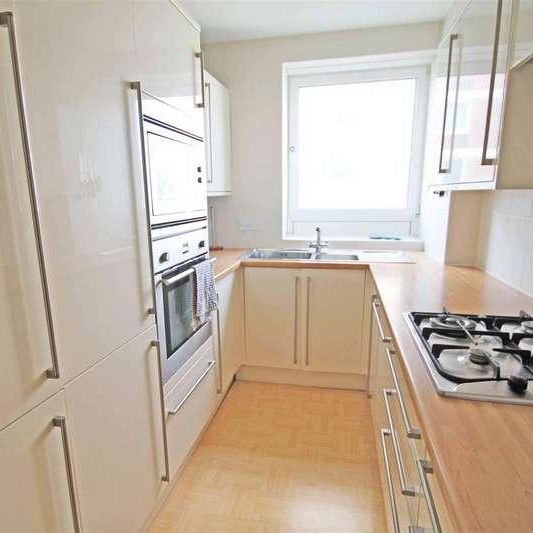 Grand Avenue, Hove, BN3 - Photo 1