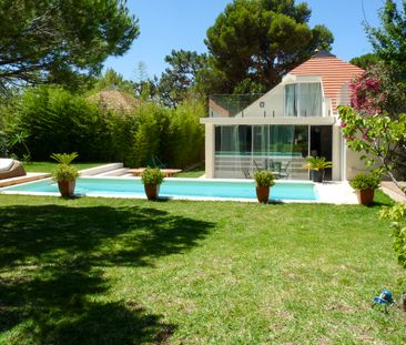 Modern 4-Suite Villa in Exclusive Quinta da Marinha - Photo 2