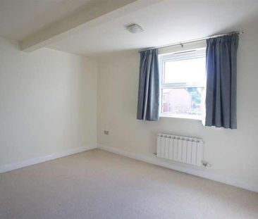 Heatley House, Lymm, WA13 - Photo 2