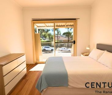 Renovated 5-Bedroom Duplex in Prime Location | Spacious Family Living - Photo 3