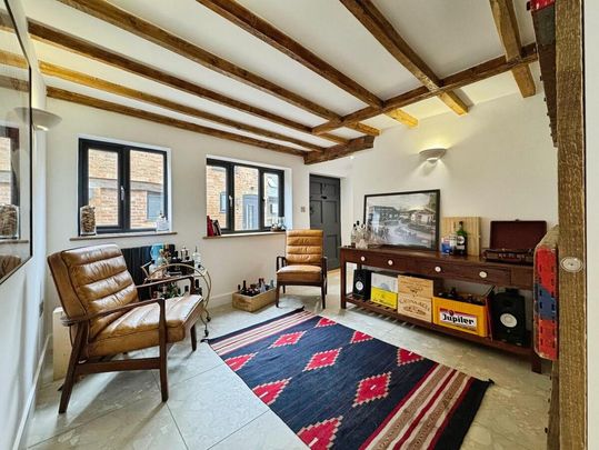 6 bedroom house to rent - Photo 1