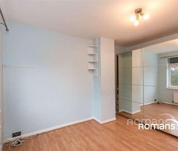 Giffard Drive, Farnborough, GU14 - Photo 4