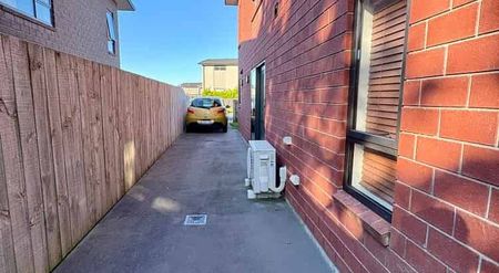 Modern 3-bedroom home for rent - Photo 4