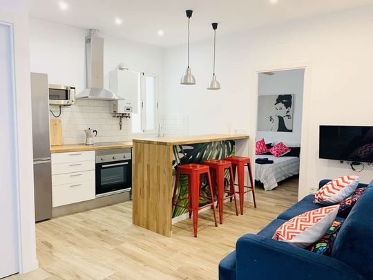 3 room luxury Flat for rent in Madrid, Spain - Photo 1