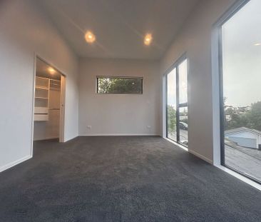New Build: 3-Bed 3-Bath Home Overlooking the Bush - Photo 3