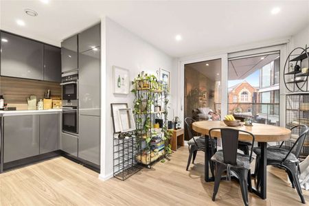 A one bedroom apartment with balcony. - Photo 3