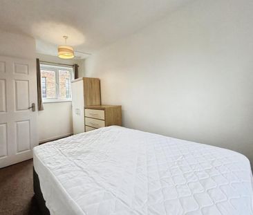 4 bedroom link detached house to rent - Photo 5