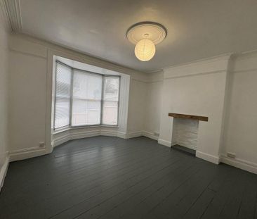 6 bedroom house to rent - Photo 2