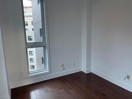 5025 Rue Paré - Photo 2