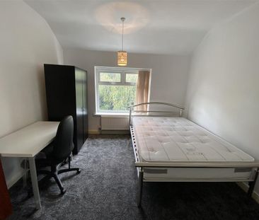 3 bedroom private hall to rent - Photo 4