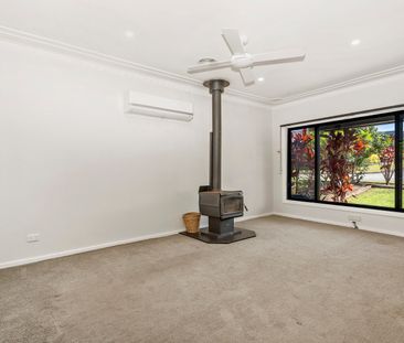 21 Bangalla Street, Belmont North NSW 2280 - House For Rent | Domain - Photo 2