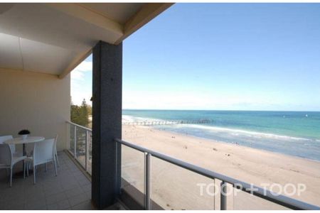 Fully Furnished Beachside Living Apartment - Photo 5