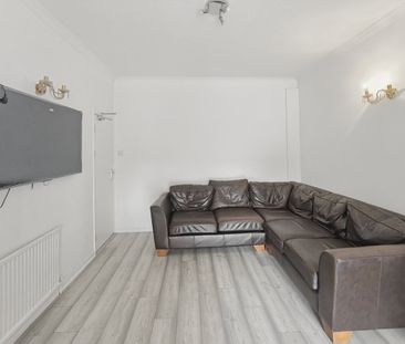 Room in a Shared House, Ansell Road, SW17 - Photo 1