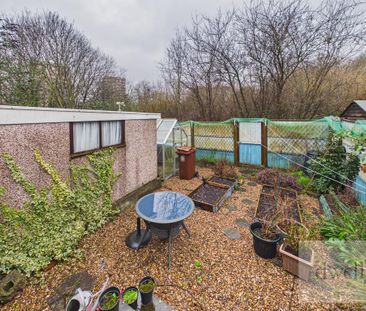 3 bedroom end of terrace house to rent - Photo 4