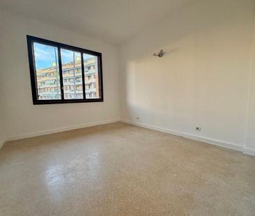 Location Appartement 3 pièces 62m² NICE 06200 - Photo 5