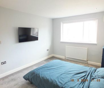 3 bedroom semi-detached house to rent - Photo 6