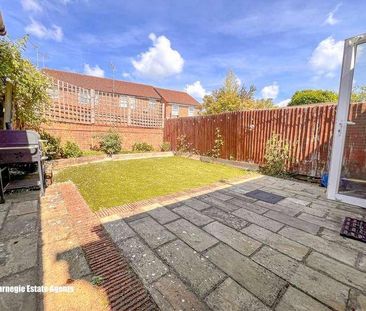 Beauchamps, Welwyn Garden City, AL7 - Photo 2