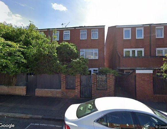 Studio Flat, Oulton Close, E5 - Photo 1