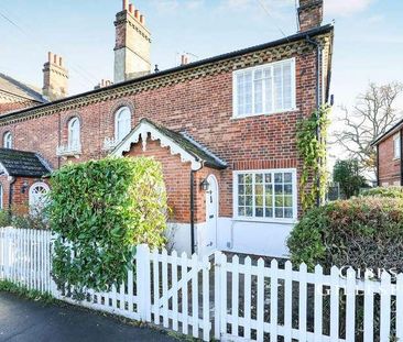 East Common, Gerrards Cross, Buckinghamshire, SL9 - Photo 1