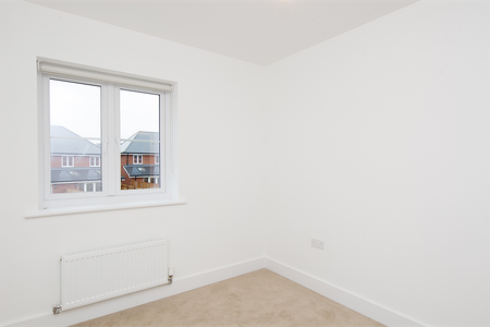 3 bedroom semi-detached house to rent - Photo 5