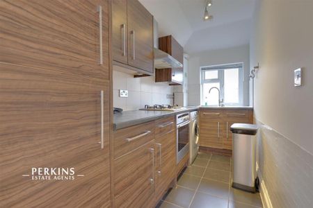 2 bedroom maisonette to rent - Photo 5