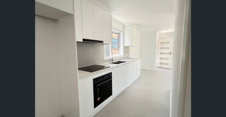 Modern 2-Bedroom Granny Flat | Light-Filled and Steps from Club Marconi! - Photo 2