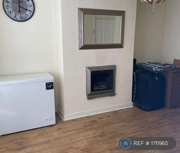 2 bedroom semi-detached house to rent - Photo 2