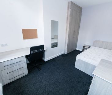 Manor Drive, Leeds - Photo 5