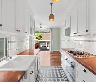 Renovated, Sun-Filled Family Terrace with Secure Parking - Photo 5