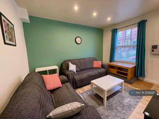 3 bedroom terraced house to rent - Photo 1