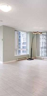 Bright & Spacious 2 Bed, 2 Bath Condo in Vancouver Downtown - Photo 1