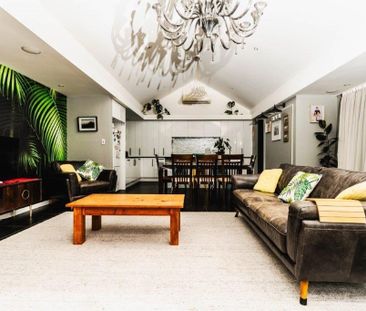 Family home in Hillpark - Photo 1