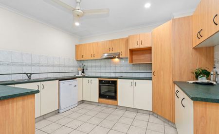 SPACIOUS LOW MAINTENANCE LIVING - Photo 5