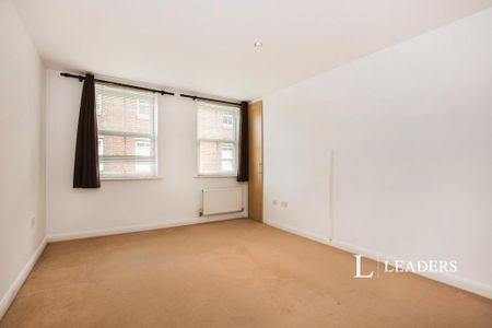 5 bedroom terraced house to rent - Photo 3