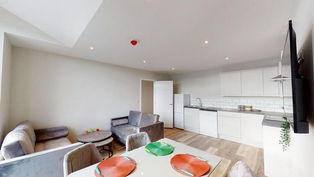 3 bedroom flat to rent - Photo 1