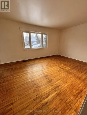 638 MCKELLAR STREET - Photo 1