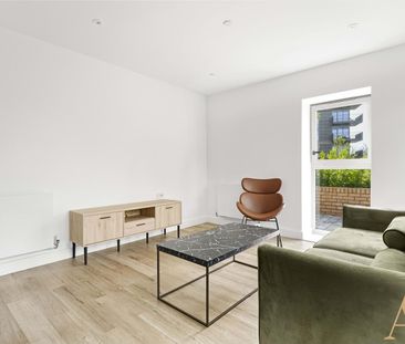 Flagstaff Road, Bankside Gardens, Reading - Photo 1