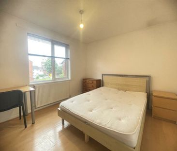 6 bed Semi-Detached House for Rent - Photo 6