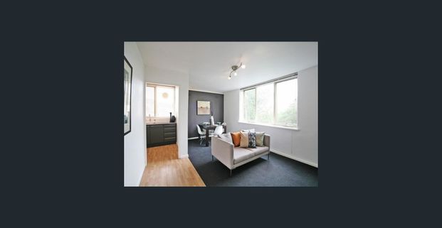 Brand New Air Condtioner & Renovated Kitchen! - Photo 1