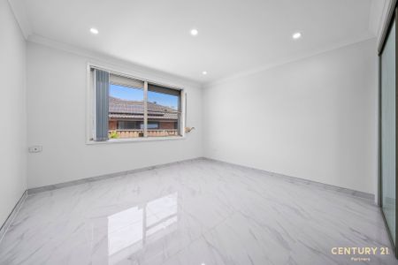 Prime Location! Renovated Family Home! - Photo 3